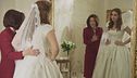 La prova dell'abito da sposa di Julia