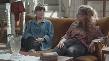 Julia e l'accoglienza di Elena