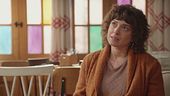 Elena chiede aiuto a Leo