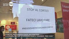 Cortei green pass in centro, i commercianti dicono basta