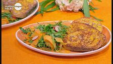 Bruschette fritte con insalata