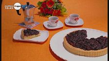 Crostata di prugne secche e gelatina