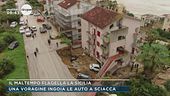 Una voragine ingoia le auto a Sciacca
