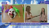 Picchiata e derubata da un clown