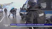 Trieste, lacrimogeni e idranti sui no Green Pass