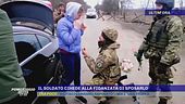 Il soldato chiede alla fidanzata di sposarlo