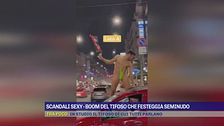 Scandali sexy - Boom del tifoso che festeggia seminudo