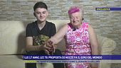 Lui 17 anni, lei 76: proposta di nozze fa il giro del mondo
