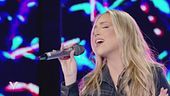 Ana Mena canta "Duecentomila ore"