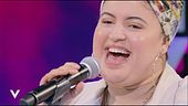 Imen Siar canta "Lonely People"