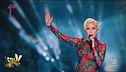 Moda caustica, star internazionali e look da urlo