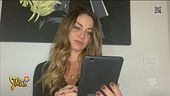 Finti vip innamorati sui social: la truffa smascherata da Striscia