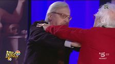Mughini vs Sgarbi, da Costanzo si arriva alle mani