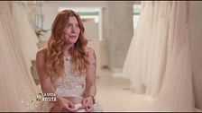 La prova dell'abito da sposa di Rosita