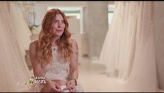 La prova dell'abito da sposa di Rosita