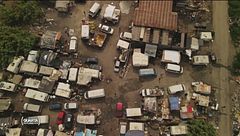 Campania, l'area del campo rom di Giuliano zona rossa