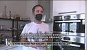 Il vicino da incubo: "Non riusciamo a vivere nella nostra casa"