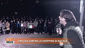 I No Vax contro lo shopping di Natale