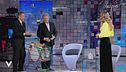 Ezio Greggio e Enzo Iacchetti portano dei regali per Silvia Toffanin