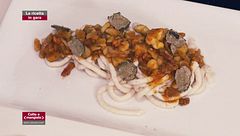 Spaghettone di pollo con ragù di  castagne e tartufo nero