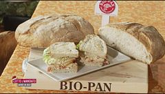 Crostini con patè di fegatini alla toscana e mega panino alla ceasar salad di faraona