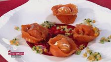 Le polpette della nonna e i ravioli di salmone con crema di caprino e verdure