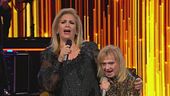Iva Zanicchi e Rita Pavone cantano  "Le montagne"