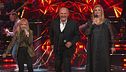 Iva Zanicchi, Rita Pavone e Gerry Scotti cantano "Diavolo in me"