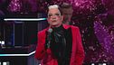 Cristiano Malgioglio canta "Mi sono innamorato ma di tuo marito"