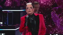 Cristiano Malgioglio canta "Mi sono innamorato ma di tuo marito"