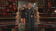 Iva Zanicchi e Lola Ponce cantano "Quizás quizás quizás"