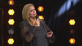 Iva Zanicchi canta "Dicitencello vuje"
