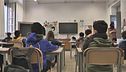Virus, l'onda su scuola e trasporti