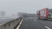 Cisterna in fiamme, inferno sull'A1