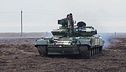 Ucraina, bombe e civili in fuga