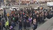 Russi in piazza contro Putin