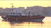 A Lampedusa riprendono gli sbarchi