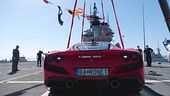 Una rossa sulla portaerei Garibaldi