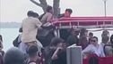 Rissa al lago, violenze sul treno