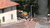 Laglio nel fango, 3 metri di detriti