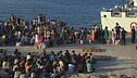Lampedusa, l'assalto continua
