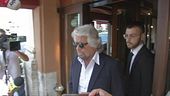 Grillo lancia la caccia agli zombie
