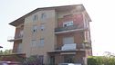 Spara in aria, ferisce un bambino