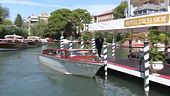 Lido di Venezia, è caccia alle star