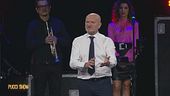 "On stage", su Italia 1 si ride