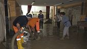Si spala sul fiume della morte