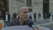 Bollette bruciate in piazza