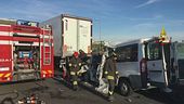 Schianto sulla A4, sei morti