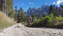 In montagna in sella ad una mountain bike