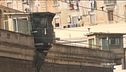 Manette al garante dei detenuti
